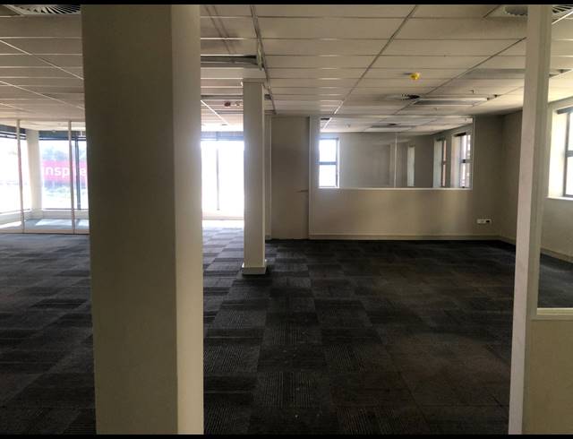 1,433M² OFFICE TO LET IN WAVERLEY